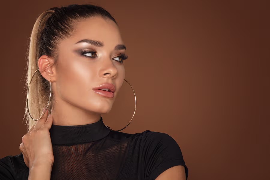 Beauty & Makeup Trends Redefining Modern Luxury Aesthetics